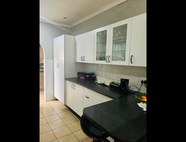 3 BEDROOM HOUSE FOR SALE IN BIRCHLEIGH